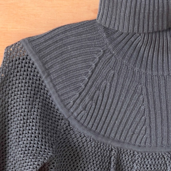 Club Monaco merino wool mesh sweater *fits like M* gray turtleneck puff sleeves - Picture 2 of 6